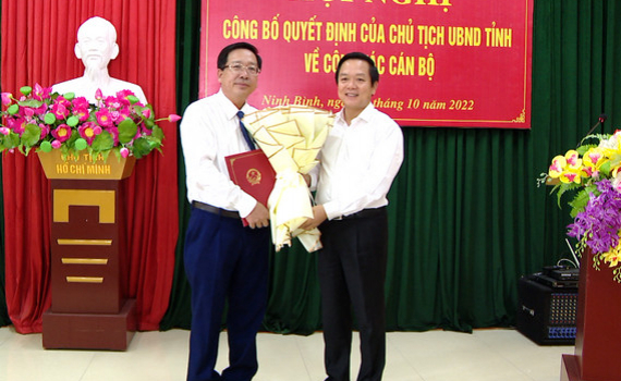 C&ocirc;ng bố Quyết định bổ nhiệm Trưởng Ban Quản l&yacute; c&aacute;c Khu C&ocirc;ng nghiệp tỉnh