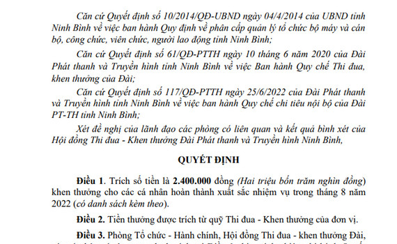 Gi&aacute;m đốc Đ&agrave;i PT&TH Ninh B&igrave;nh khen thưởng c&aacute;c c&aacute; nh&acirc;n  ho&agrave;n th&agrave;nh xuất sắc nhiệm vụ th&aacute;ng 8 năm 2022