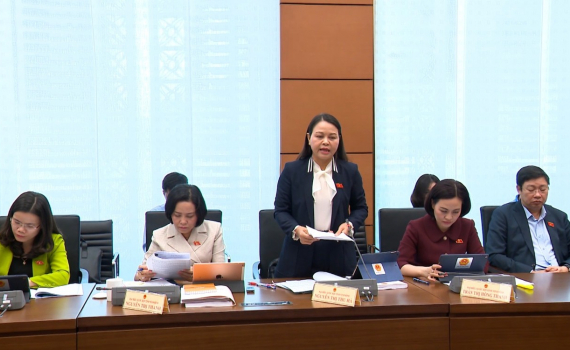 Quốc hội thảo luận tại tổ về kế hoạch ph&aacute;t triển kinh tế - x&atilde; hội