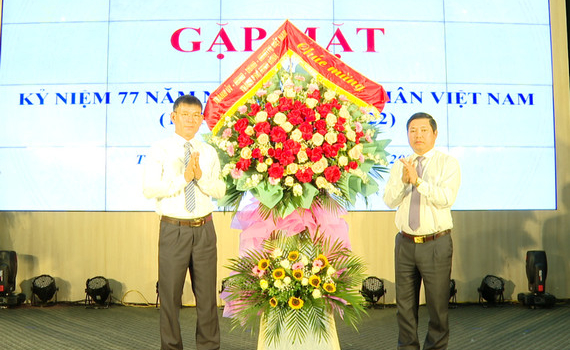 TP. Ninh B&igrave;nh v&agrave; TP. Tam Điệp gặp mặt kỷ niệm ng&agrave;y Doanh nh&acirc;n Việt Nam