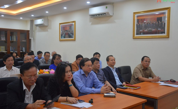 Hội đồng L&yacute; luận, ph&ecirc; b&igrave;nh văn học, nghệ thuật Trung ương kh&oacute;a V họp kỳ thứ nhất