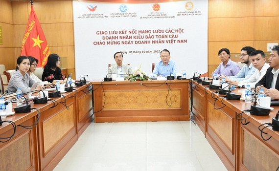 Gắn kết chặt chẽ mạng lưới c&aacute;c Hội Doanh nh&acirc;n Việt Nam ở nước ngo&agrave;i