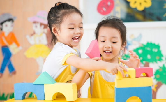Chương tr&igrave;nh gi&aacute;o dục mầm non mới: Gi&uacute;p trẻ em ph&aacute;t triển to&agrave;n diện