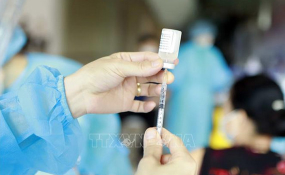 Th&ecirc;m 702 ca COVID-19, 1 bệnh nh&acirc;n tử vong