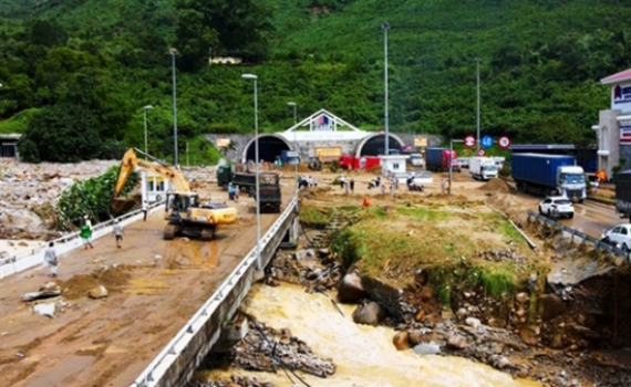 B&atilde;o số 5 đi qua, nhiều địa phương bị thiệt hại về người v&agrave; t&agrave;i sản