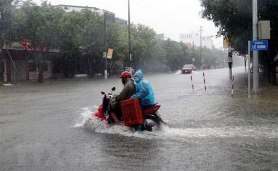 Thời tiết h&ocirc;m nay (23-10): Mưa lớn từ Nghệ An đến Quảng Ng&atilde;i