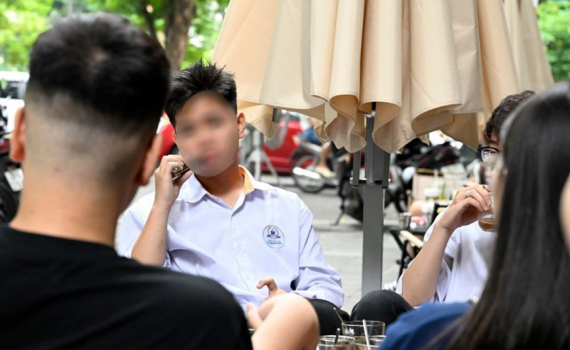Ngăn chặn t&aacute;c hại của thuốc l&aacute; điện tử trong trường học