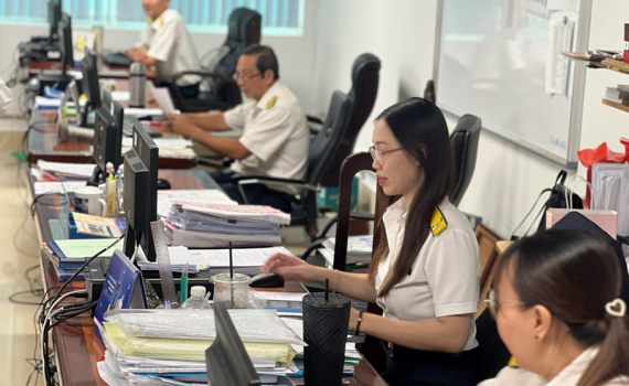 Bộ T&agrave;i ch&iacute;nh đề xuất tiếp tục thực hiện giảm thuế GTGT 2%