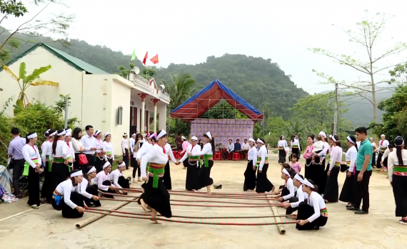 Phụ nữ Kỳ Ph&uacute; chung tay g&igrave;n giữ n&eacute;t văn h&oacute;a d&acirc;n tộc Mường