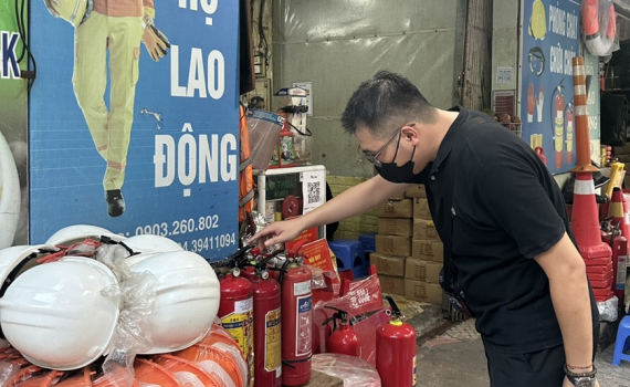 Cảnh gi&aacute;c với thiết bị ph&ograve;ng ch&aacute;y, chữa ch&aacute;y giả, k&eacute;m chất lượng