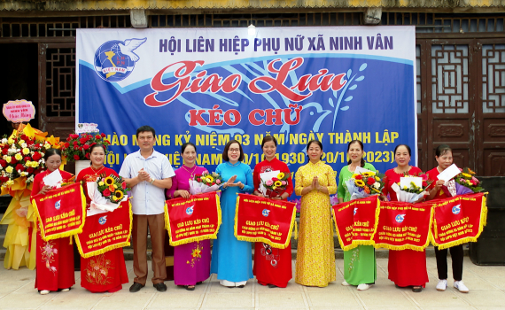 Chương tr&igrave;nh giao lưu "Nghệ thuật k&eacute;o chữ" tại x&atilde; Ninh Xu&acirc;n