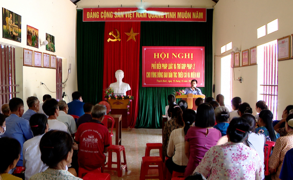 Phổ biến ph&aacute;p luật cho đồng b&agrave;o d&acirc;n tộc thiểu số tại x&atilde; Thạch B&igrave;nh