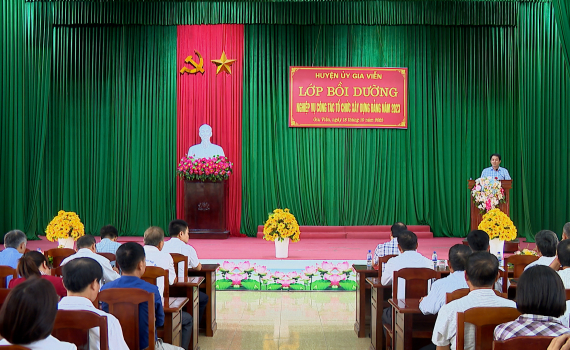 Gia Viễn bồi dưỡng nghiệp vụ c&ocirc;ng t&aacute;c tổ chức x&acirc;y dựng Đảng