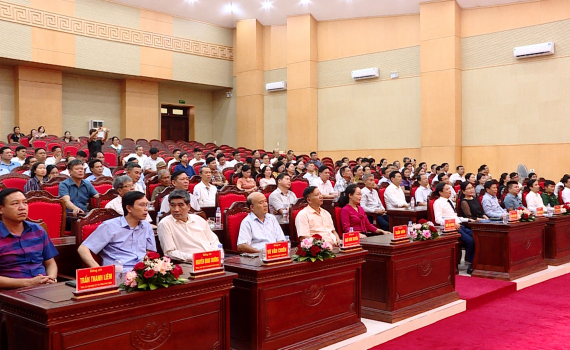 Kim Sơn gặp mặt kỷ niệm ng&agrave;y Doanh nh&acirc;n Việt Nam