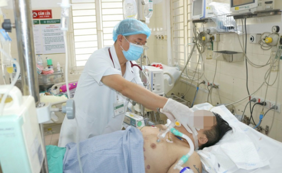 Dịch sốt xuất huyết đang v&agrave;o đỉnh: Nhiều trường hợp tử vong do rối loạn đ&ocirc;ng m&aacute;u v&agrave; suy đa tạng