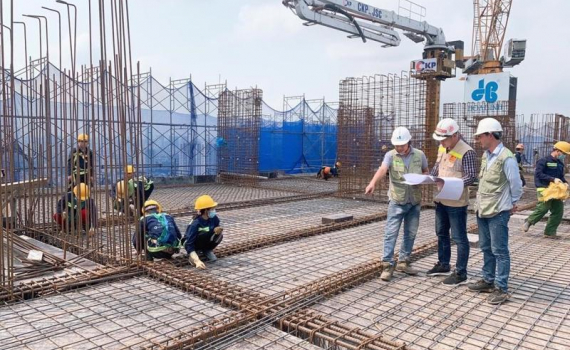 Vị tr&iacute; c&ocirc;ng t&aacute;c n&agrave;o thuộc lĩnh vực x&acirc;y dựng phải định kỳ chuyển đổi?