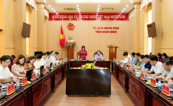 Đo&agrave;n c&ocirc;ng t&aacute;c của Bộ Tư ph&aacute;p kiểm tra c&ocirc;ng t&aacute;c theo d&otilde;i t&igrave;nh h&igrave;nh thi h&agrave;nh ph&aacute;p luật tr&ecirc;n địa b&agrave;n tỉnh Ninh B&igrave;nh