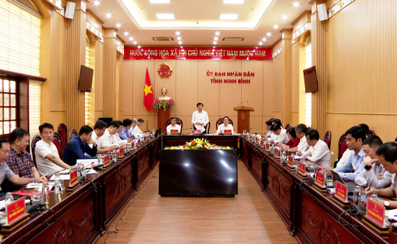 Đo&agrave;n c&ocirc;ng t&aacute;c th&agrave;nh vi&ecirc;n Ch&iacute;nh phủ l&agrave;m việc với l&atilde;nh đạo tỉnh Ninh B&igrave;nh