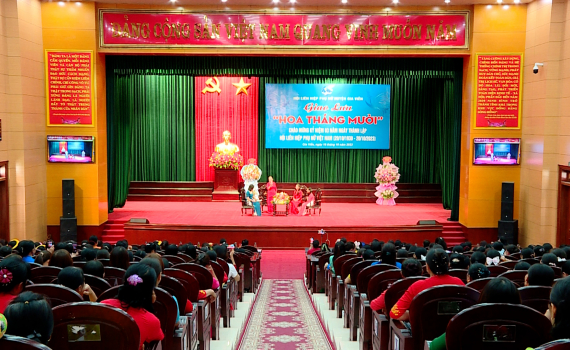 Hội Li&ecirc;n hiệp Phụ nữ huyện Gia Viễn tổ chức Chương tr&igrave;nh giao lưu &ldquo;Hoa th&aacute;ng mười&rdquo; 