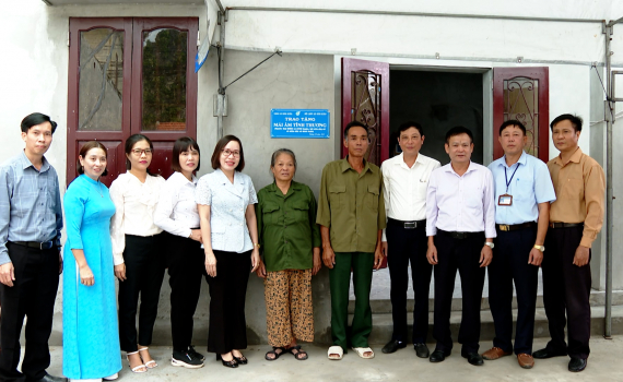 Kh&aacute;nh th&agrave;nh &ldquo;M&aacute;i ấm t&igrave;nh thương&rdquo; tặng gia đ&igrave;nh hội vi&ecirc;n ngh&egrave;o tại th&ocirc;n Nội, x&atilde; Ninh Xu&acirc;n