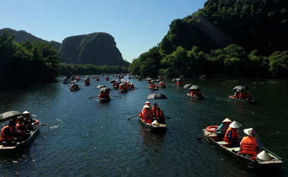 Du lịch Ninh B&igrave;nh khởi sắc sau nửa nhiệm kỳ thực hiện Nghị quyết Đại hội Đảng bộ tỉnh lần thứ XXII