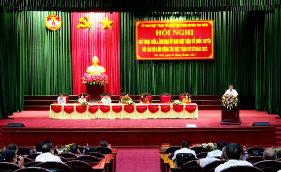 Đối thoại với c&aacute;n bộ l&agrave;m c&ocirc;ng t&aacute;c mặt trận cấp cơ sở huyện Gia Viễn