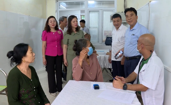 Kh&aacute;m bệnh, cấp ph&aacute;t thuốc miễn ph&iacute; tại huyện Gia Viễn