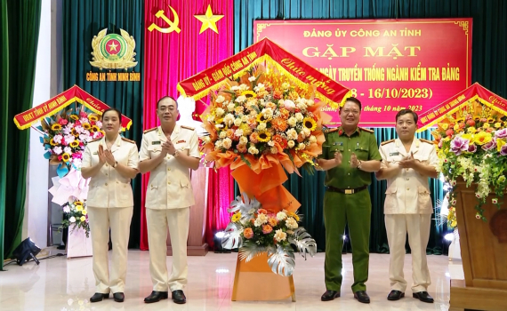 Đảng uỷ C&ocirc;ng an tỉnh gặp mặt kỷ niệm 75 năm Ng&agrave;y truyền thống Ng&agrave;nh Kiểm tra Đảng