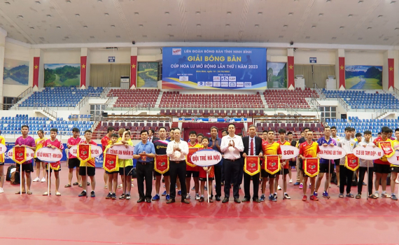 Khai mạc Giải b&oacute;ng b&agrave;n c&uacute;p Hoa Lư mở rộng lần thứ I năm 2023