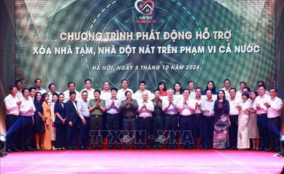 Cả hệ thống ch&iacute;nh trị chung sức, đồng l&ograve;ng ho&agrave;n th&agrave;nh mục ti&ecirc;u x&oacute;a nh&agrave; tạm, nh&agrave; dột n&aacute;t