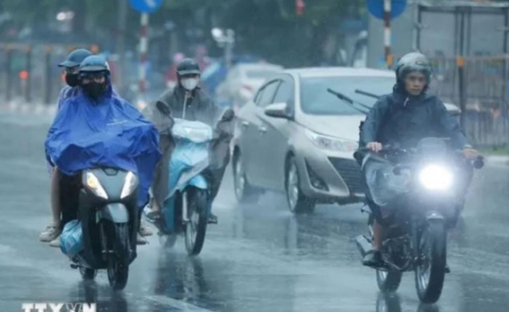Thời tiết h&ocirc;m nay (21-10): T&acirc;y v&agrave; Đ&ocirc;ng Bắc Bộ c&oacute; mưa r&agrave;o v&agrave; d&ocirc;ng