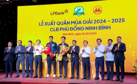 CLB b&oacute;ng đ&aacute; Ph&ugrave; Đổng Ninh B&igrave;nh xuất qu&acirc;n cho m&ugrave;a giải mới