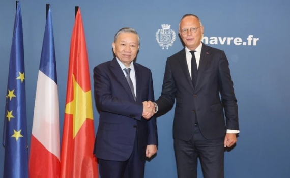 Tổng B&iacute; thư, Chủ tịch nước T&ocirc; L&acirc;m gặp l&agrave;m việc với Thị trưởng th&agrave;nh phố Le Havre của Ph&aacute;p