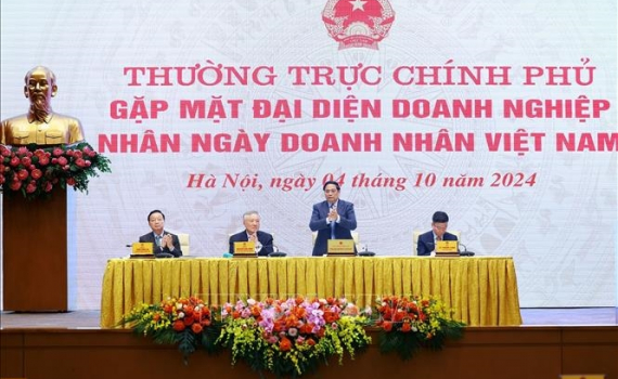 Thủ tướng Phạm Minh Ch&iacute;nh chủ tr&igrave; gặp mặt doanh nghiệp nh&acirc;n Ng&agrave;y Doanh nh&acirc;n Việt Nam