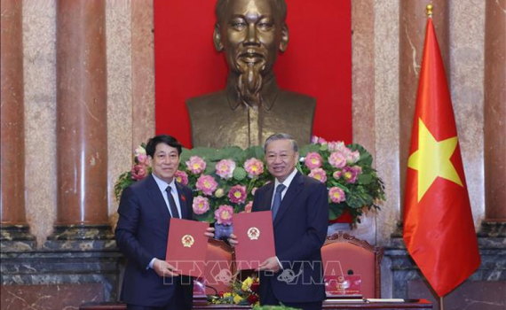 Tổng B&iacute; thư T&ocirc; L&acirc;m, Chủ tịch nước Lương Cường b&agrave;n giao c&ocirc;ng t&aacute;c Chủ tịch nước
