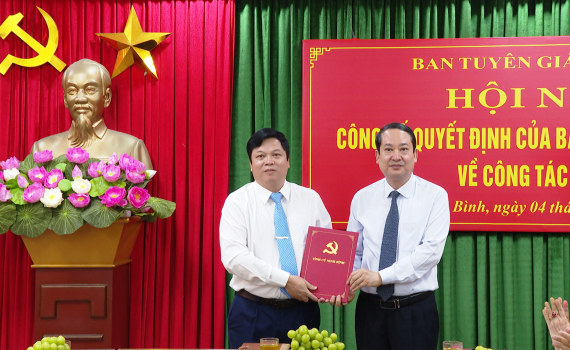 C&ocirc;ng bố Quyết định của Ban Thường vụ Tỉnh ủy về c&ocirc;ng t&aacute;c c&aacute;n bộ tại Ban Tuy&ecirc;n gi&aacute;o Tỉnh ủy 