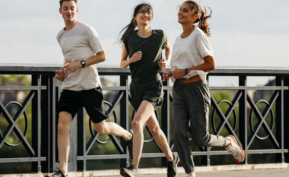 Chạy bộ gi&uacute;p cải thiện tr&iacute; nhớ, cải thiện t&acirc;m trạng, tốt cho hệ tim mạch