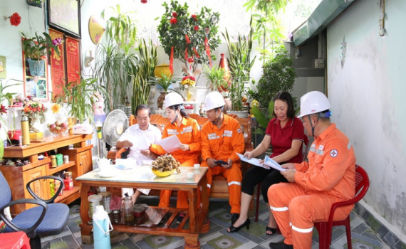 PC Ninh B&igrave;nh với nhiều giải ph&aacute;p tuy&ecirc;n truyền c&aacute;c th&ocirc;ng điệp về sử dụng điện an to&agrave;n v&agrave; tiết kiệm