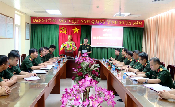 Đo&agrave;n c&ocirc;ng t&aacute;c Cục Hậu cần Qu&acirc;n khu 3 kiểm tra thực hiện nhiệm vụ x&acirc;y dựng Trung đội vận tải ch&iacute;nh quy, an to&agrave;n, hiệu quả