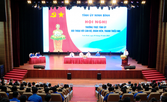 Thường trực Tỉnh ủy đối thoại với c&aacute;n bộ, đo&agrave;n vi&ecirc;n, thanh thiếu nhi