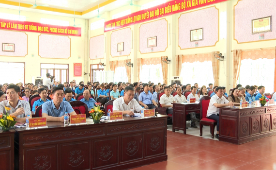 Đo&agrave;n ĐBQH tỉnh tiếp x&uacute;c cử tri l&agrave; c&aacute;n bộ, đo&agrave;n vi&ecirc;n, c&ocirc;ng nh&acirc;n, lao động