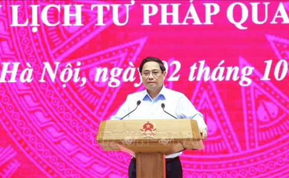 Thủ tướng Phạm Minh Ch&iacute;nh chủ tr&igrave; Hội nghị triển khai mở rộng Sổ sức khỏe điện tử v&agrave; cấp Phiếu l&yacute; lịch tư ph&aacute;p tr&ecirc;n VNeID
