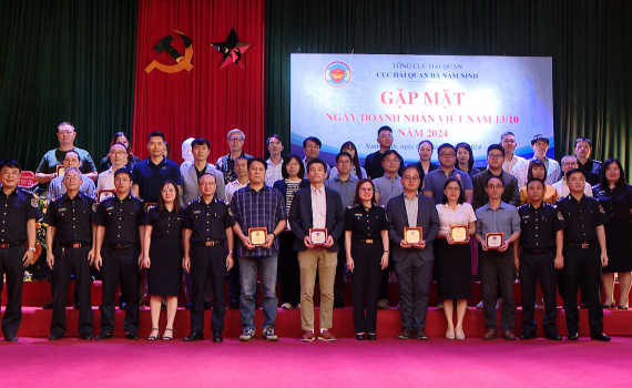Hải quan H&agrave; Nam Ninh gặp mặt doanh nghiệp nh&acirc;n ng&agrave;y Doanh nh&acirc;n Việt Nam
