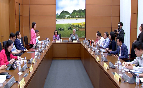 Thảo luận tại Tổ về dự &aacute;n Luật sửa đổi, bổ sung một số điều của Luật Sĩ quan Qu&acirc;n đội nh&acirc;n d&acirc;n Việt Nam