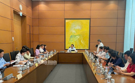 Kỳ họp thứ 10, Quốc hội kho&aacute; XV: Đại biểu Quốc hội tỉnh tham gia thảo luận tại Tổ về một số Dự &aacute;n Luật
