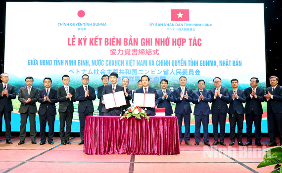Hội đ&agrave;m, k&yacute; kết Bi&ecirc;n bản ghi nhớ hợp t&aacute;c giữa UBND tỉnh Ninh B&igrave;nh v&agrave; Ch&iacute;nh quyền tỉnh Gunma