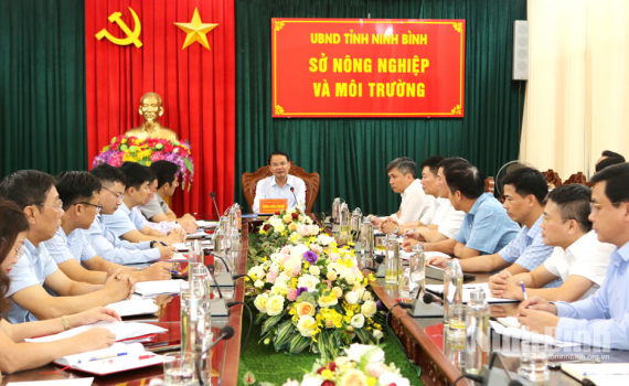 Đồng ch&iacute; B&iacute; thư Tỉnh ủy Đặng Xu&acirc;n Phong l&agrave;m việc với Sở N&ocirc;ng nghiệp v&agrave; M&ocirc;i trường