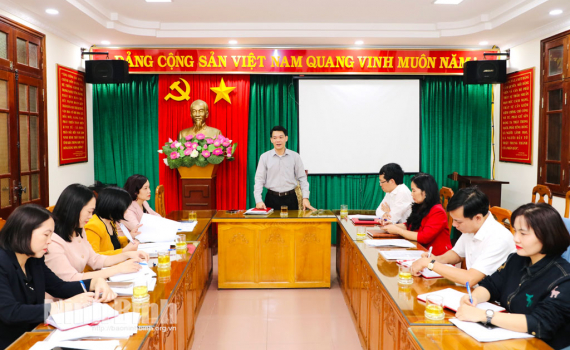 Ban Tuy&ecirc;n gi&aacute;o v&agrave; D&acirc;n vận Tỉnh ủy triển khai đợt cao điểm lấy &yacute; kiến, tổng hợp &yacute; kiến g&oacute;p &yacute; của c&aacute;n bộ, đảng vi&ecirc;n v&agrave; nh&acirc;n d&acirc;n v&agrave;o dự thảo c&aacute;c văn kiện tr&igrave;nh Đại hội XIV của Đảng