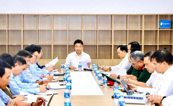 Ph&oacute; Thủ tướng Ch&iacute;nh phủ L&ecirc; Th&agrave;nh Long kiểm tra Dự &aacute;n Cơ sở 2 Bệnh viện Bạch Mai v&agrave; Bệnh viện Hữu nghị Việt Đức tại Ninh B&igrave;nh