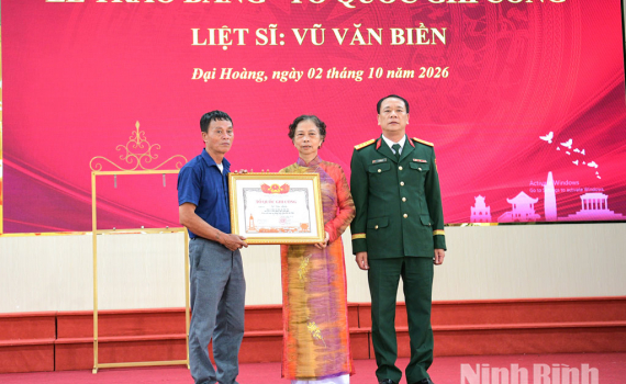 X&atilde; Đại Ho&agrave;ng tổ chức Lễ trao Bằng &ldquo;Tổ quốc ghi c&ocirc;ng&rdquo; đối với liệt sĩ Vũ Văn Biền